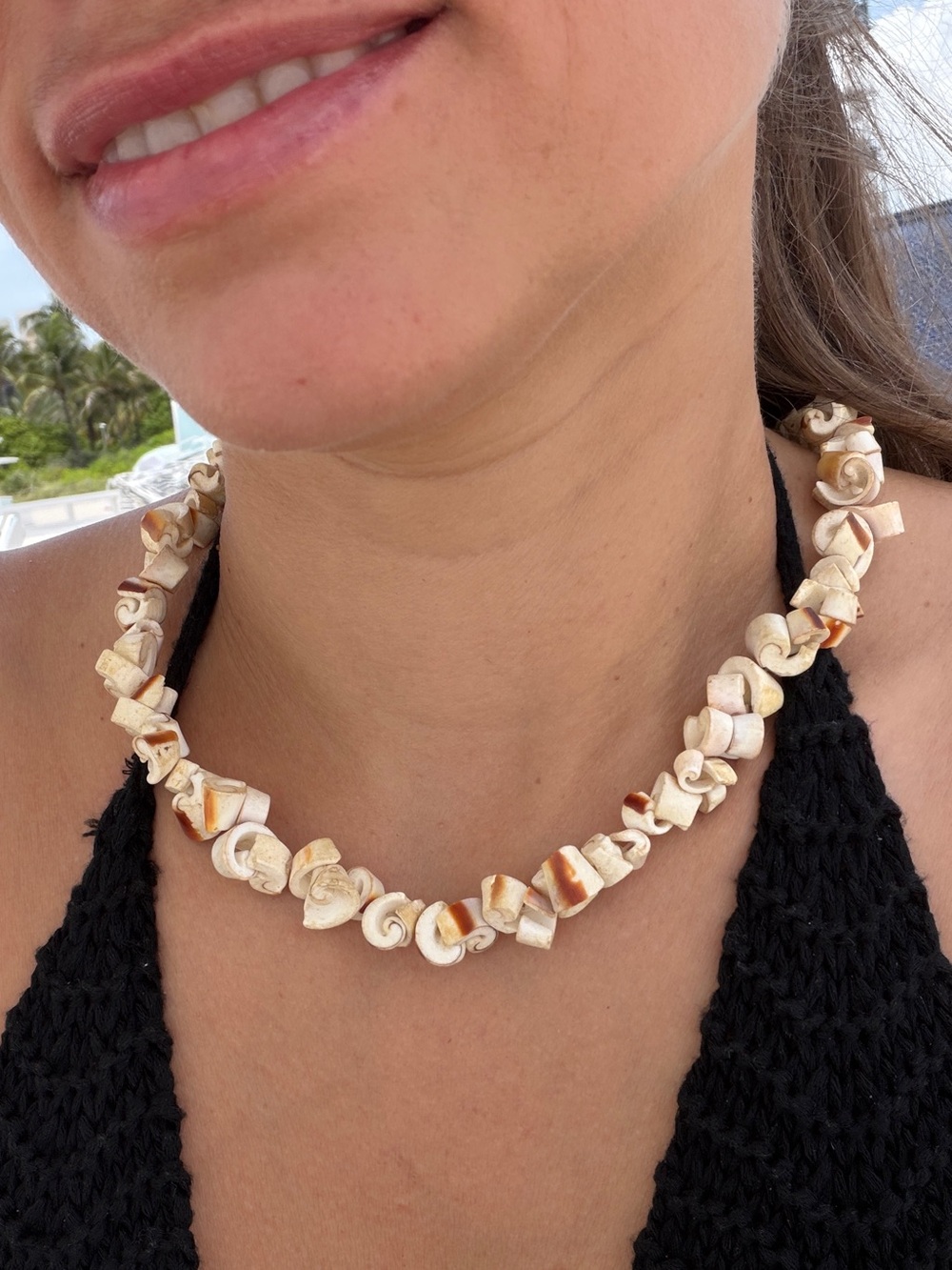 1970s Vintage Carved Shell Chip Necklace Natural Shell Beach Boho Coastal Choker
